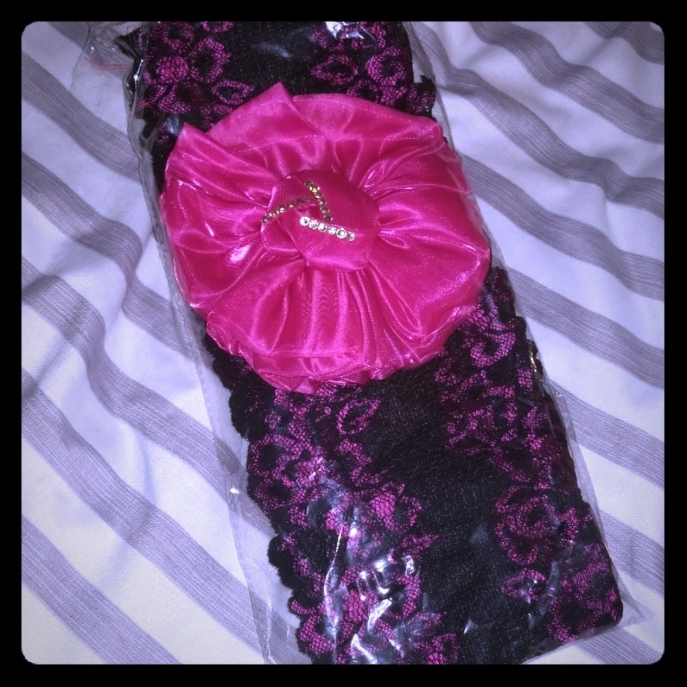 3/$12 NWT Pink and Black Stretch Waist Belt